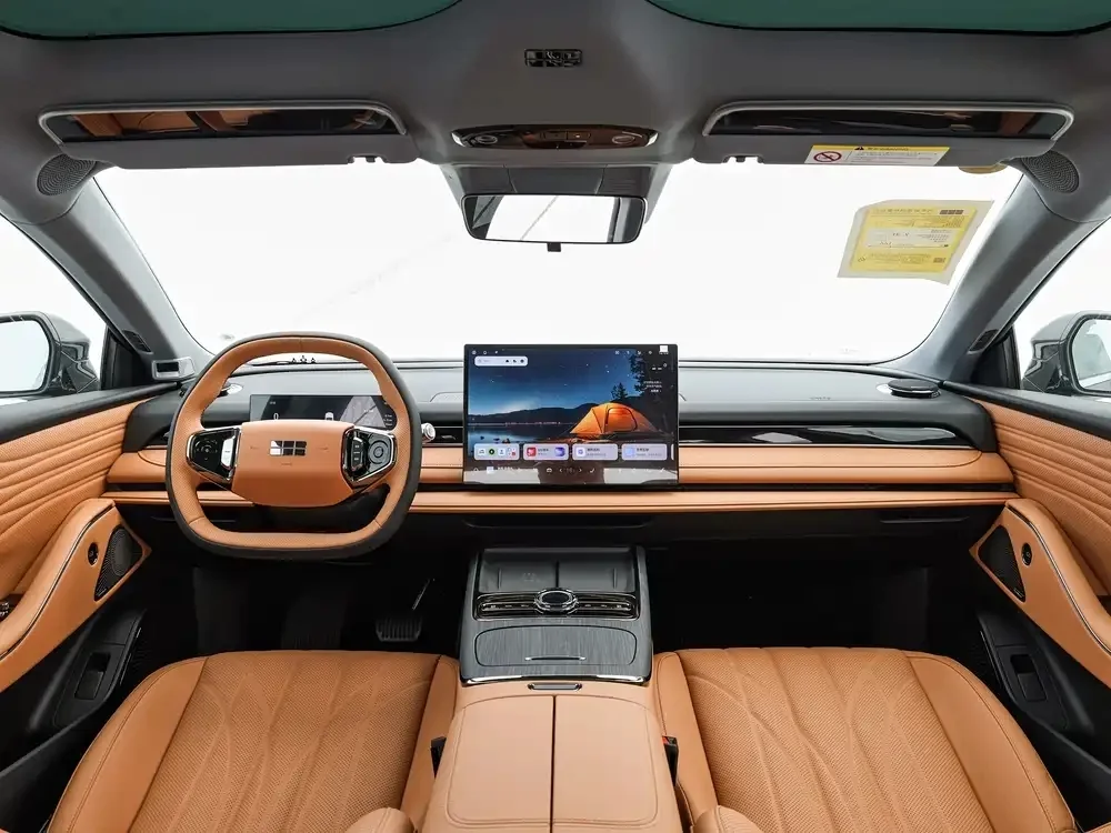 Geely Galaxy Starshine 8 · 3
